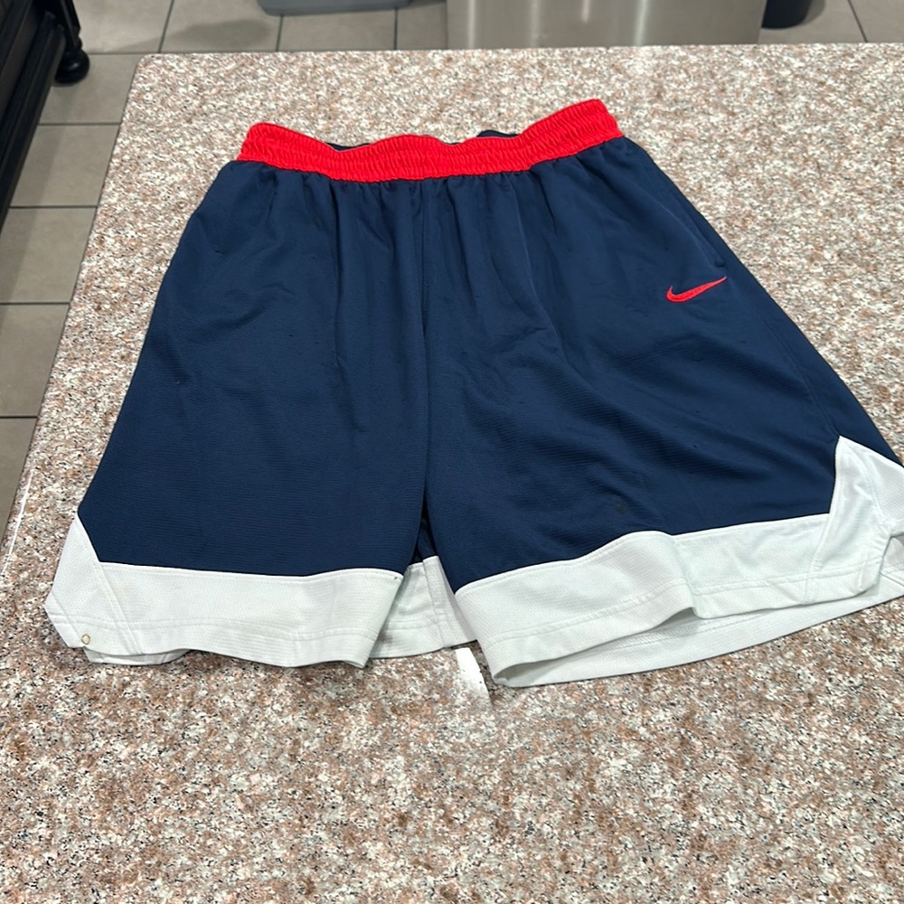 Men’s Nike Basketball Shorts XL